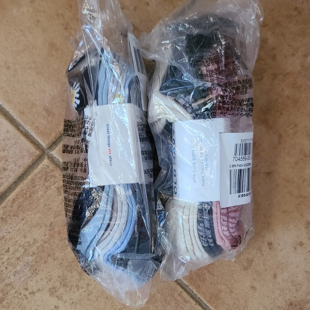 👀50% OFF - NWT‼️ Old Navy brand Girl's Ankle Socks, 12 pairs